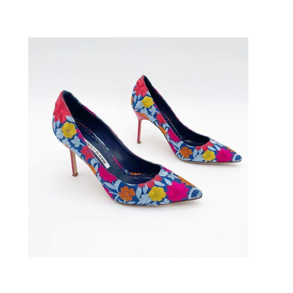Manolo Blahnik BB 90 Blue Pink Floral Embroidered Pointed Toe Pumps Heels IT 36
